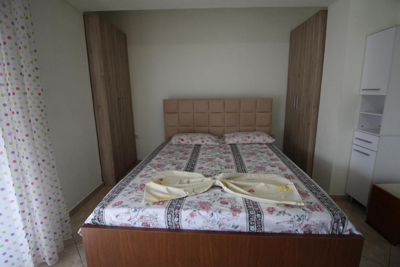 Mona'S Apartments Sarandë Eksteriør bilde