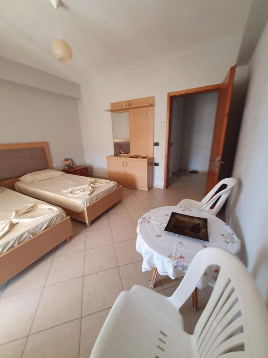 Mona'S Apartments Sarandë Rom bilde